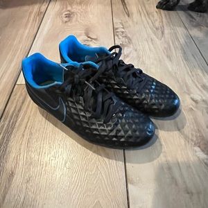Nike Tiempo Youth Soccer Cleats sz 6